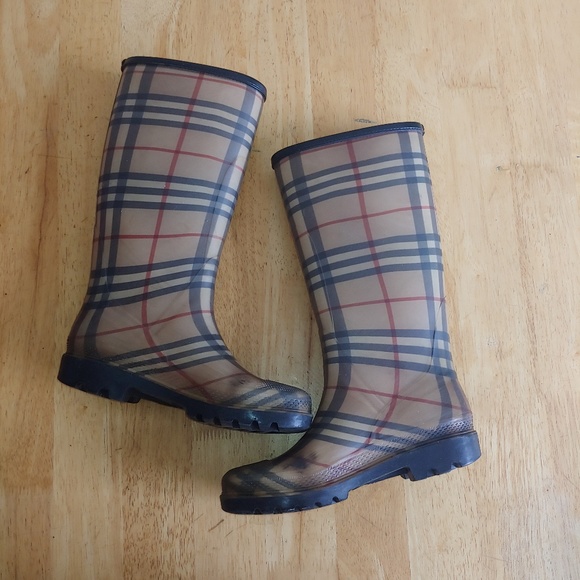 Burberry classic checked Rain Boots. - Picture 4 of 8